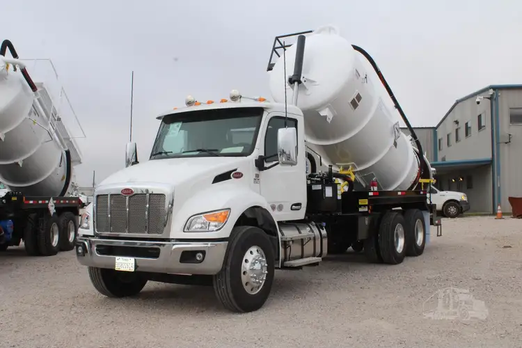 New | in-Stock 2027 PETERBILT 548 Vacuum Truck Texas US | Roll Off Truck World #1492009