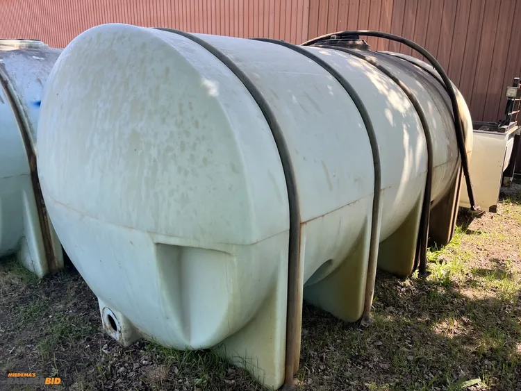 Used 3,000 GALLON POLLY TANK _UNKNOWN_ Water Tanks Michigan US | Miedema Asset Management Group #1148266