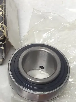 New | in-Stock PEER UC209-28 Bearings | Surplus Asset Holdings #1196564