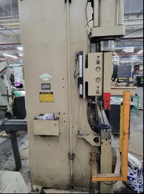 1989 CINCINNATI Autoform Hydraulic Presses | Lion Machinery (2)