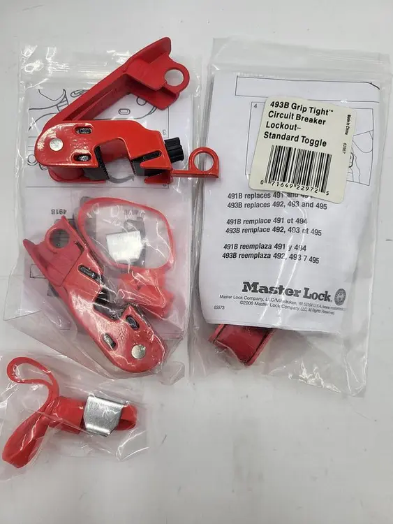 New | in-Stock MASTER LOCK MASTER LOCK 493B GRIP TIGHT CIRCUIT BREAKER LOCKOUT STANDARD TOGGLE *NEW IN BAG* Circuit Breakers | ND Industrial Surplus #1217021
