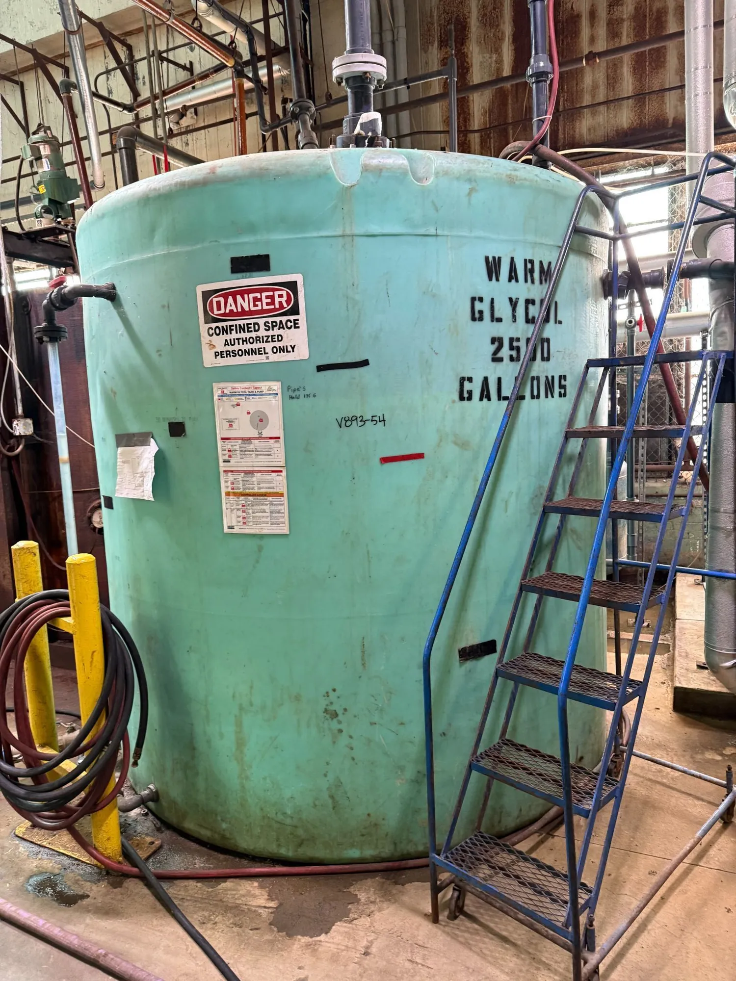 2,500 Gallon Polyethylene Tank