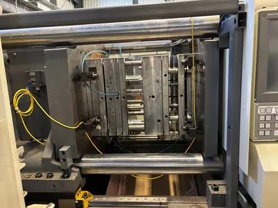 2016 TOSHIBA MACHINE EC250SXIIV50-U48-8B HORIZONTAL INJECTION MOULDING MACHINES | INJECTION DEPOT GROUP (3)