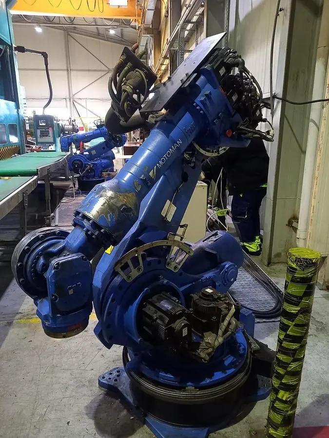 Used 2010 MOTOMAN ES 200D Robots CZ | Amaron s.r.o. #1061579