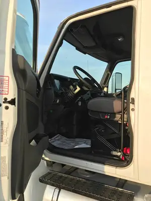 Used 2021 INTERNATIONAL MV607 Box trucks Florida US | Truck and Van Outlet #1509199