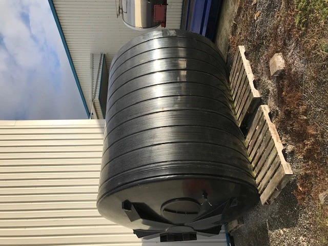 20,000L Tuffa Vertical Enclosed Black MD Polythene
