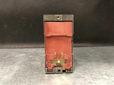 USED SIEMENS 3VE3000-2LA00