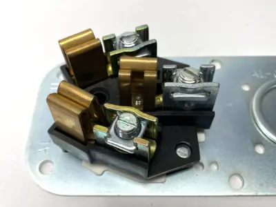 USED LEGRAND BLACK DRYER RECEPTACLE SURFACE MOUNT 3-POLE 3W 30A 125/250V