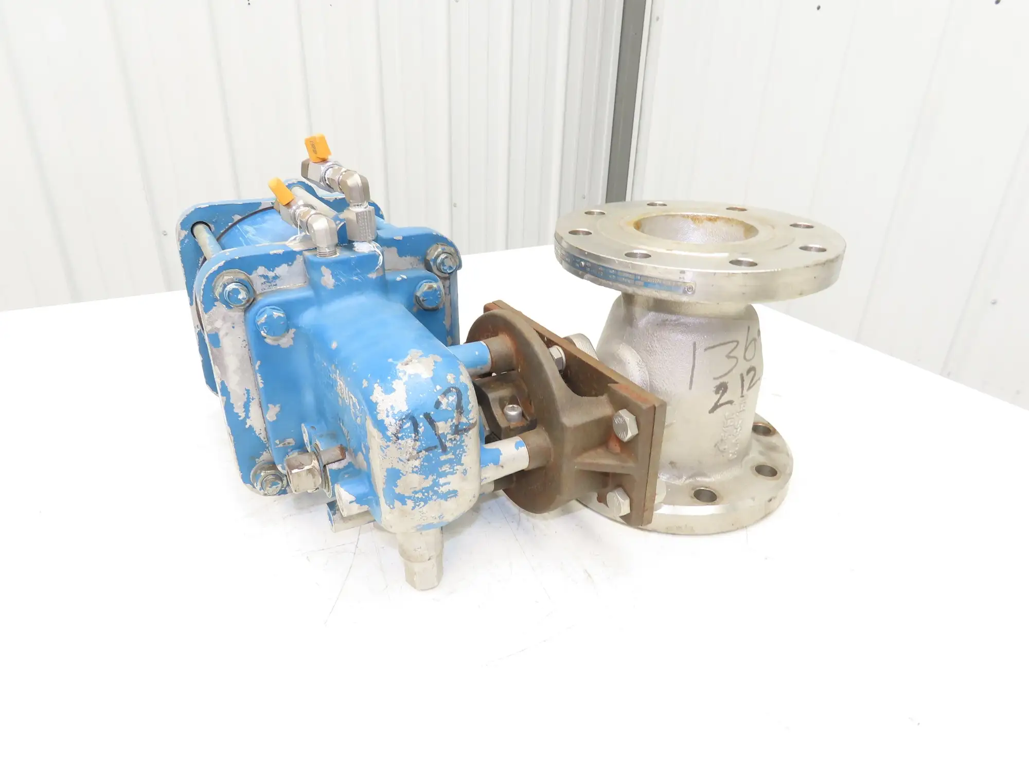 Jamesbury 4" 5150 31 3600TT 316SS Flanged Ball Valve & Pneumatic Actuator ST400B