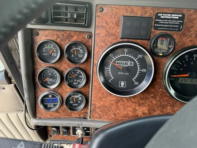 Used 2003 KENWORTH T800 TRUCK TRACTOR Conventional trucks Michigan US | Miedema Asset Management Group #1709461