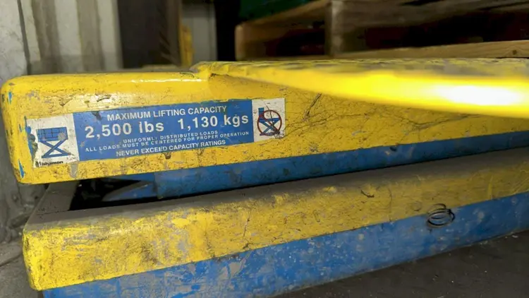 Used BISHAMON _UNKNOWN_ Platform Lifters Ohio US | Yoder Brothers machinery #161744