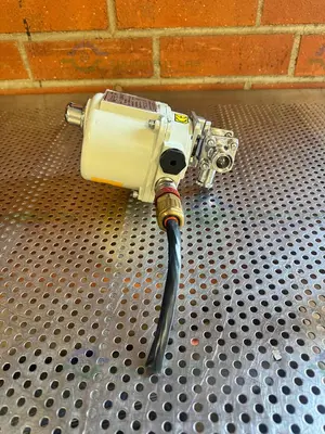 Used PROMATION P1.B-24N4-DC PRECISION ACTUATION VALVE W/ 3- WAY 3.4" VALVE Valves/Fittings California US | Equipment Lab #1418445