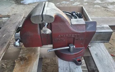 USED STARRETT 015