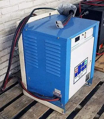 USED IBCI 06V0600L8E, SPEC-8951,12 VOLT BATTERY CHARGER
