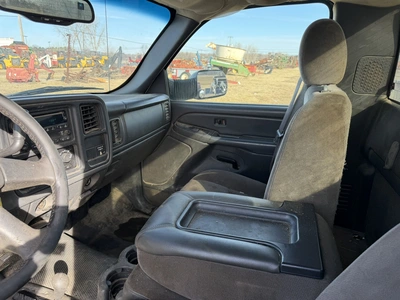 USED 2005 GMC 3500