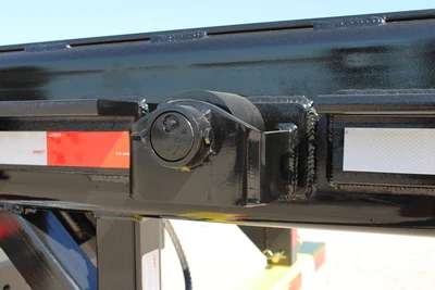 New | in-Stock 2027 PETERBILT 548 Hooklifts & Roll-Offs Texas US | Roll Off Truck World #1492004
