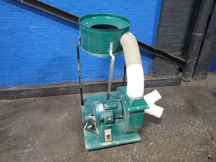 Used GRIZZLY G1028Z Dust Collectors Ohio US | HGR 24 #775099