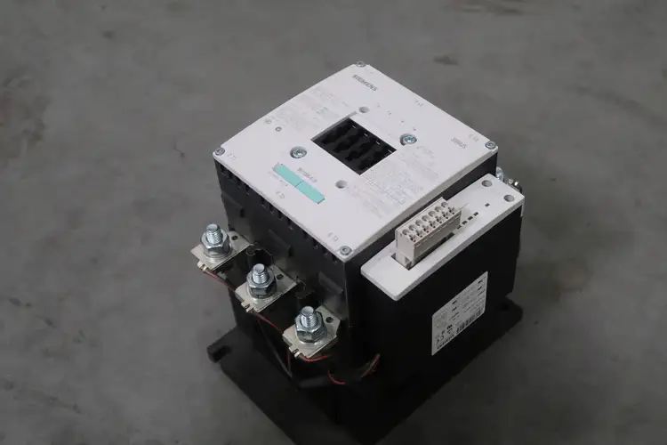 Used SIEMENS 3RT1066-6...5 Switchgears British Columbia CA | Lenmark #241103