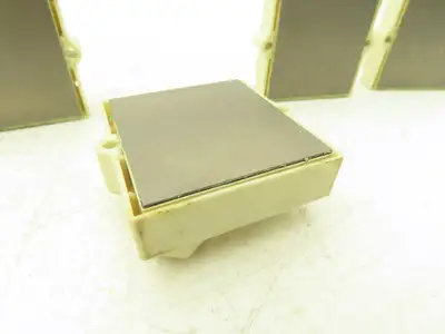 UXP/600 3R9K Ultra High Power Resistor Partial Discharge 600W  Lot of 4