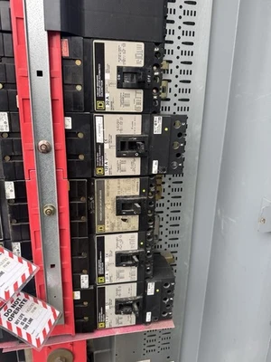SQUARE D 480V 400 AMP Electric Panel 80045-91-01 Panelboard Enclosure HC3291WP