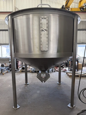 3200 L S/S Enclosed Tank
