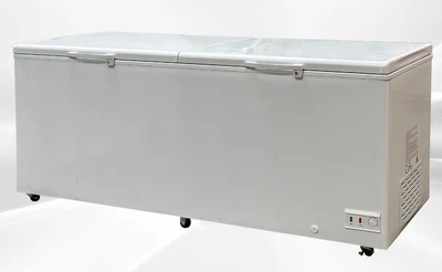 171-0376 90" Solid Top Self Contained Chest Freezer