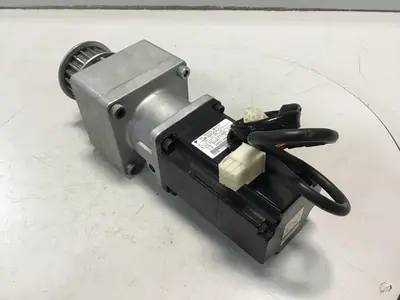USED YASKAWA SGM-02A312-Y1