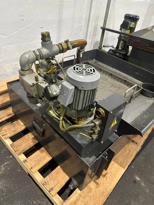 MITSUBISHI COOLANT TANK / PUMP