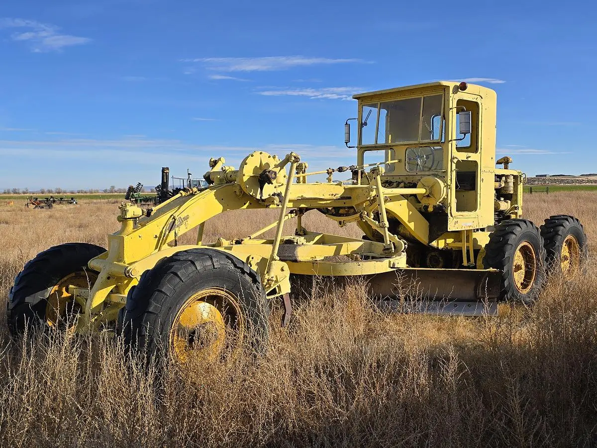 Caterpillar 12' Motor Grader