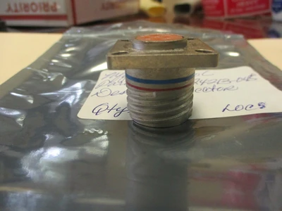 NEW Amphenol DF-624213-04S