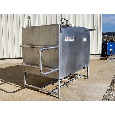 Used Dual Chamber Stainless Steel Liquid Holding Tank - 670 Gallon Cap.