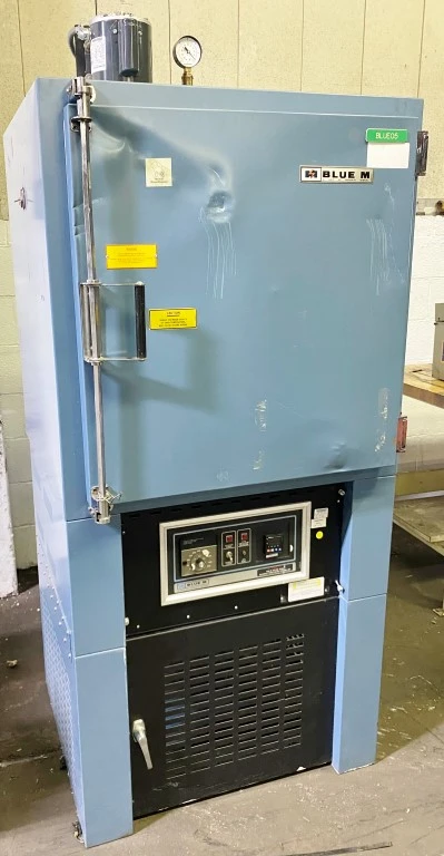 BLUE M VO-19C VACUUM OVEN - 200C