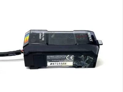 CZ-V21A | Keyence  RGB Digital Sensor Amplifier Unit, NPN - Used