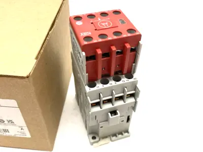 USED ALLEN-BRADLEY SER. A SAFETY CONTACTOR 3 NO MAIN, 1 NO/4 NC AUX
