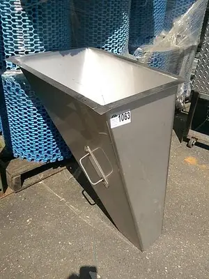 23 Gallon Square Hopper