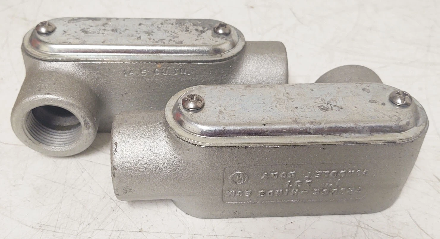 🔥 (2) Eaton Crouse-Hinds L37 1” Form 7 Condulet Conduit Body W/ Covers