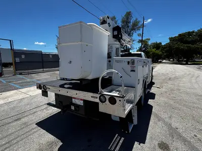 Used 2020 VERSALIFT SST40EIH-02 Bucket (boom) trucks Florida US | Truck and Van Outlet #1509147