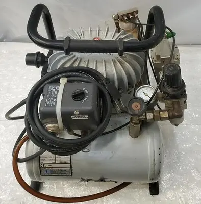 JUN-AIR 6-4 Quiet Air Oil-lubricated Piston Compressor