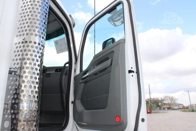 Used 2015 KENWORTH T880 Vacuum Truck Texas US | Roll Off Truck World #1491838