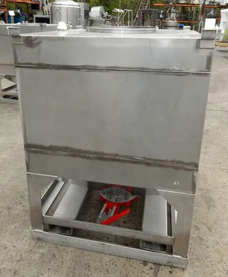 USED 50 CU FT POWDER TOTE 50 CUBIC FOOT