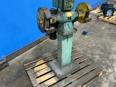 Used BALDOR M00 M88/197 Pedestal Type Grinders (Double End) Ohio US | HGR 24 #1580169