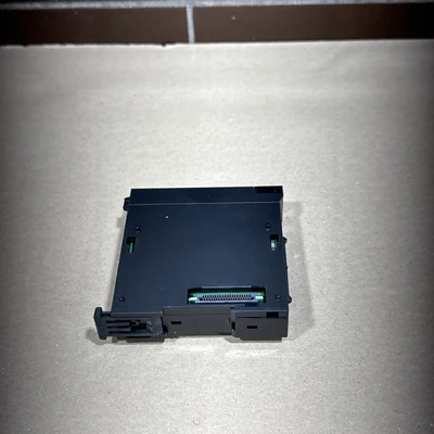 USED KEYENCE KV-7000C