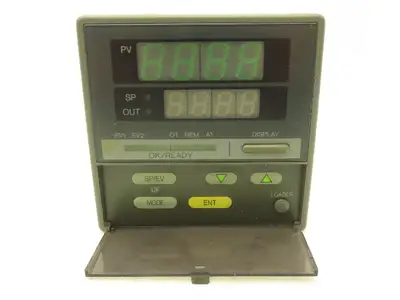 Yamatake SDC31 Digital Temperature Controller 100-240VAC C315GA000100