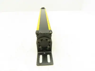Allen Bradley 440L-R4J0320YD Light Curtain Guardmaster Transmitter Ser A Rev B