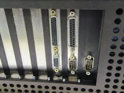 Uticor 500W-WD08K1 Industrial Computer Control Monitor Operator Station