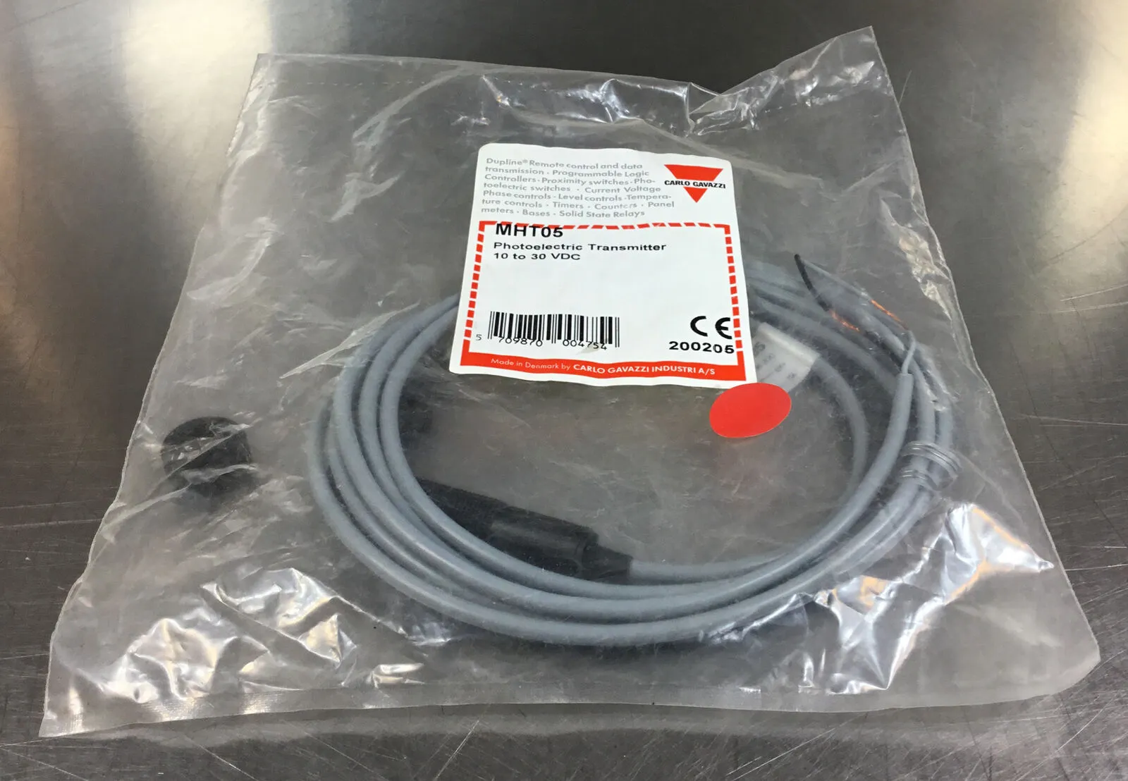 CARLO GAVAZZI MHT05 Photoelectric Transmitter, 10-30VDC 5E-2/1