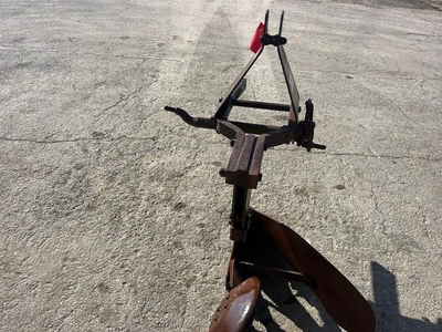 FORD 1 BOTTOM PLOW Plow | County Equipment Company LLC (4)