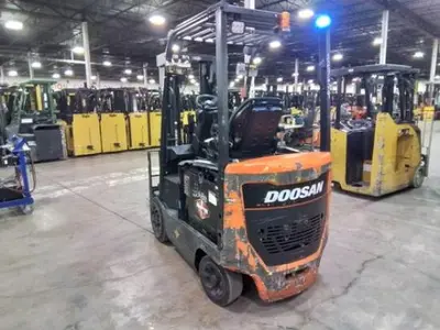 USED 2022 DOOSAN BC25S-7