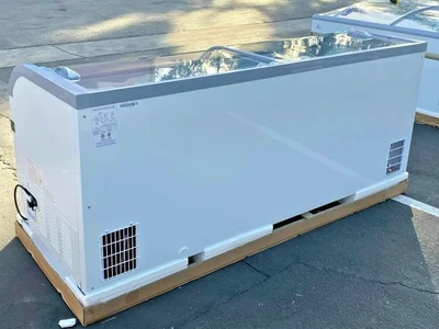 171-0004 79” Island Chest Freezer Display Case