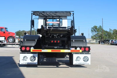 New | in-Stock 2027 MACK MD7 Rolloff Trucks Texas US | Roll Off Truck World #1491884